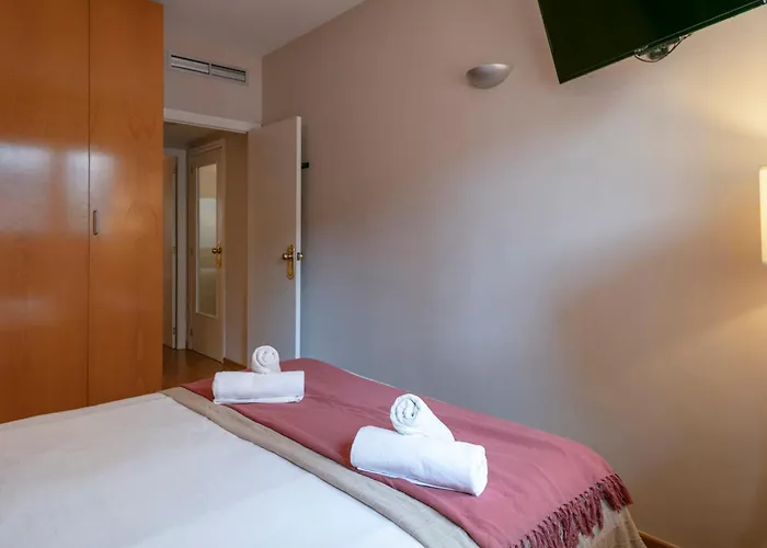 Click&flat Charming Riera דירה *